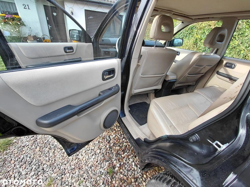 Nissan X-Trail 2.0 Luxury - 13