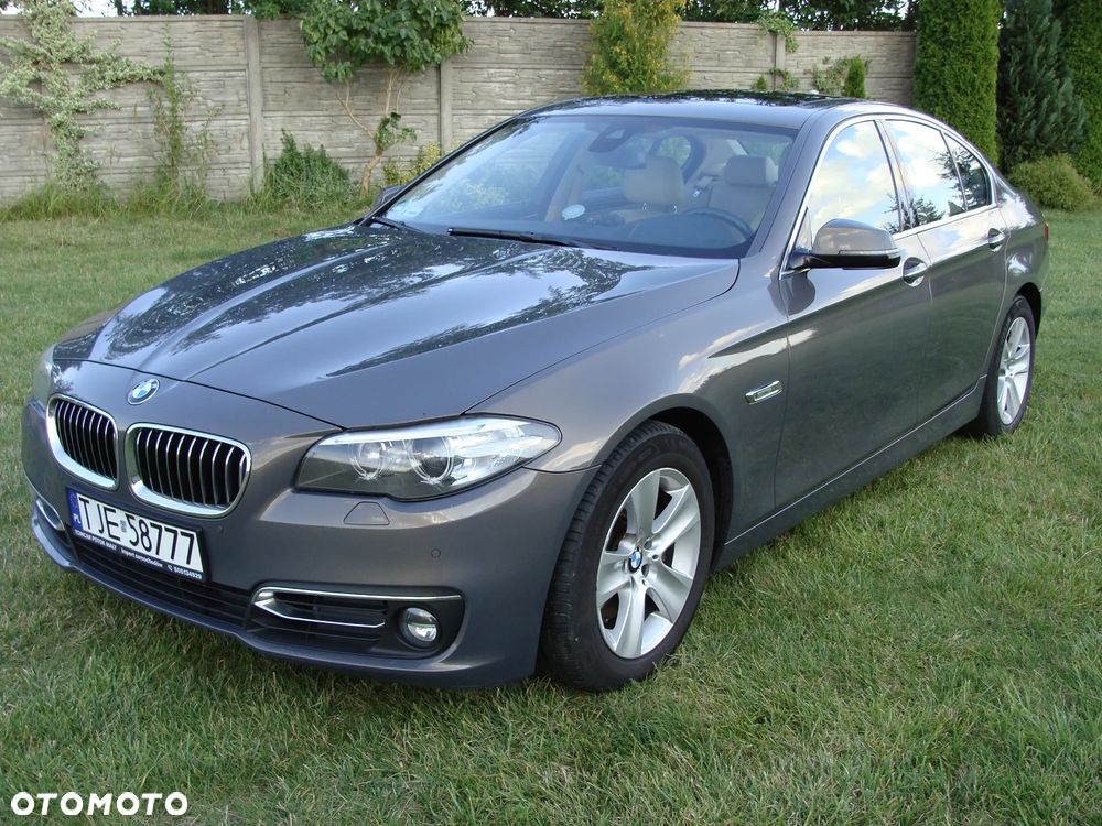 BMW Seria 5 530d xDrive Luxury Line - 1
