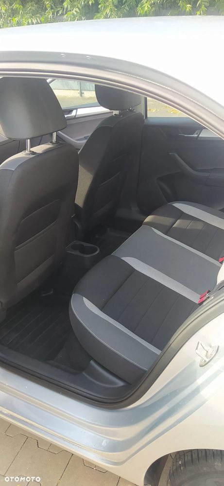 Skoda RAPID 1.0 TSI Active - 8