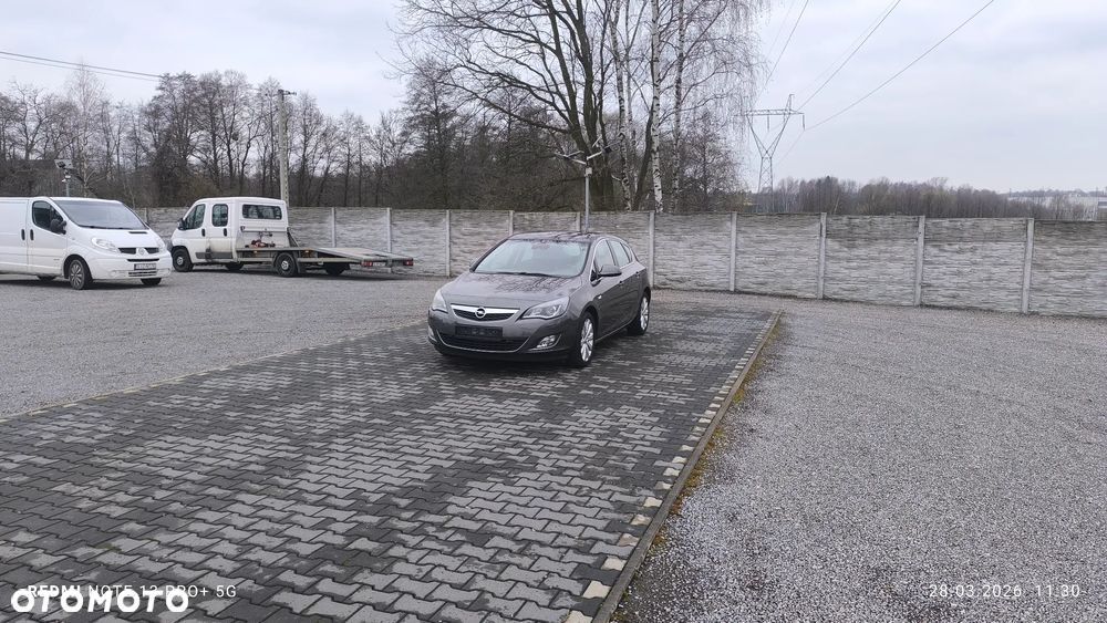 Opel Astra 1.4 Turbo Innovation - 17