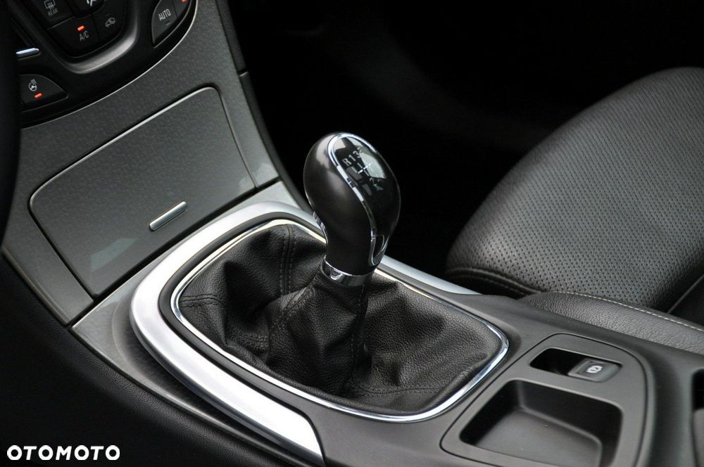 Opel Insignia - 36