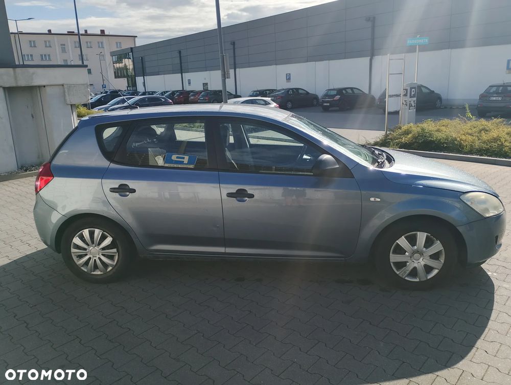 Kia Ceed 1.6 CRDi EX - 4