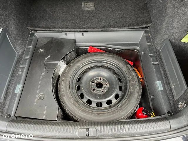 Volkswagen Passat 2.0 TDI Trendline - 18