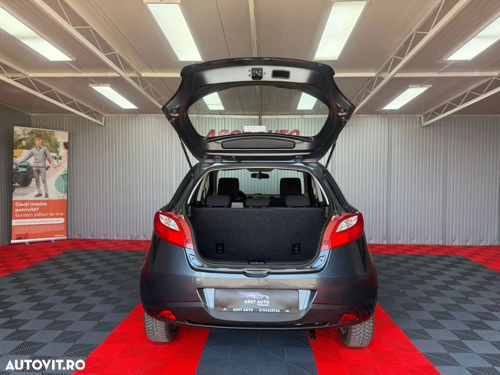 Mazda 2 - 17