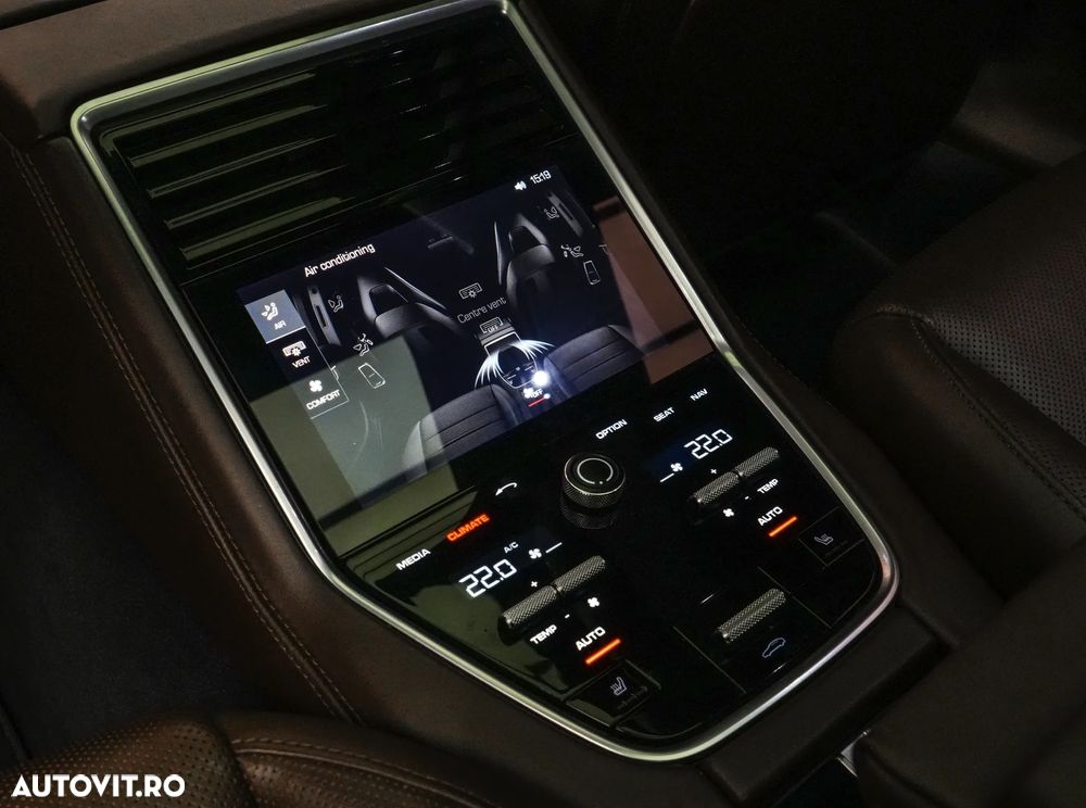 Porsche Panamera 4S Executive - 20