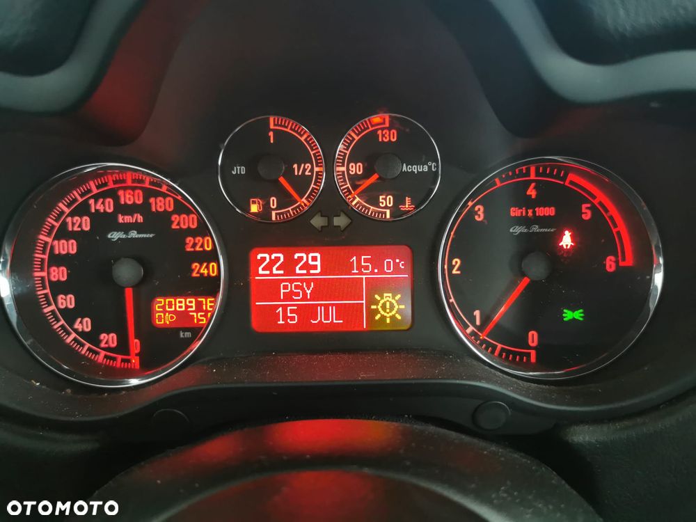 Alfa Romeo 147 1.9 JTDM 8V - 30