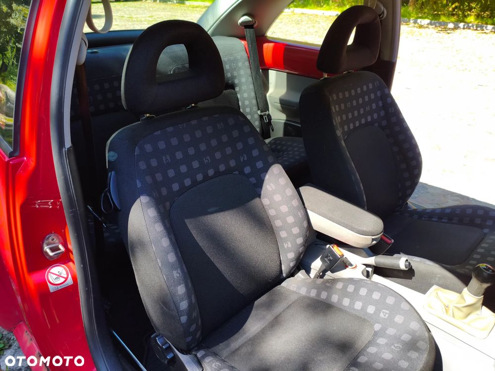 Volkswagen New Beetle - 10