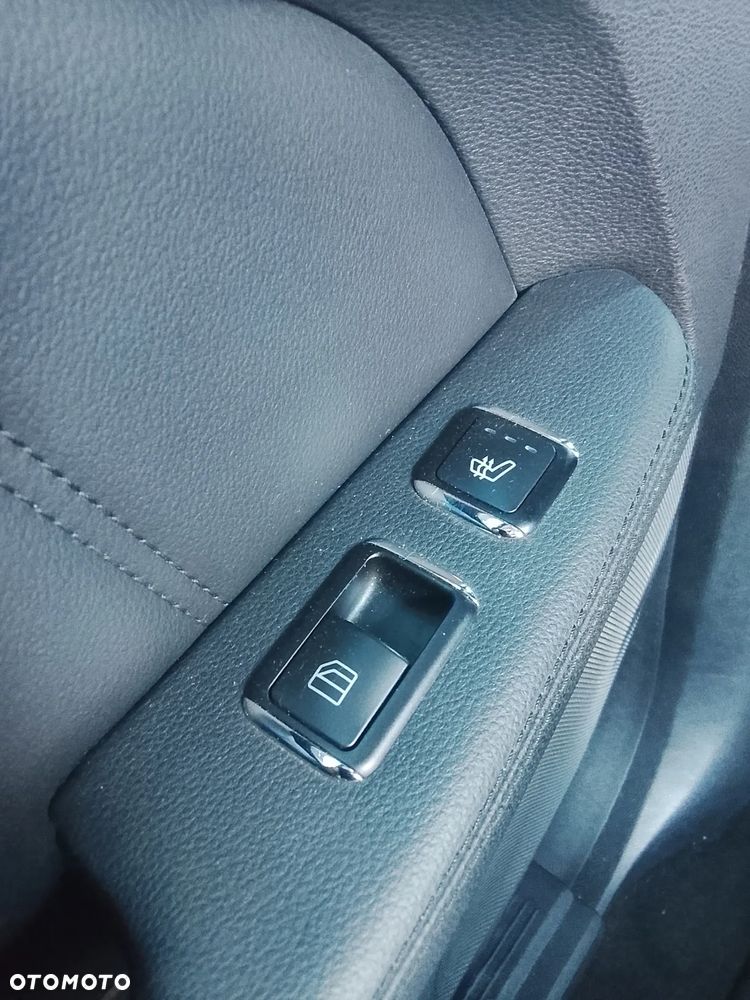 Mercedes-Benz Klasa E - 12