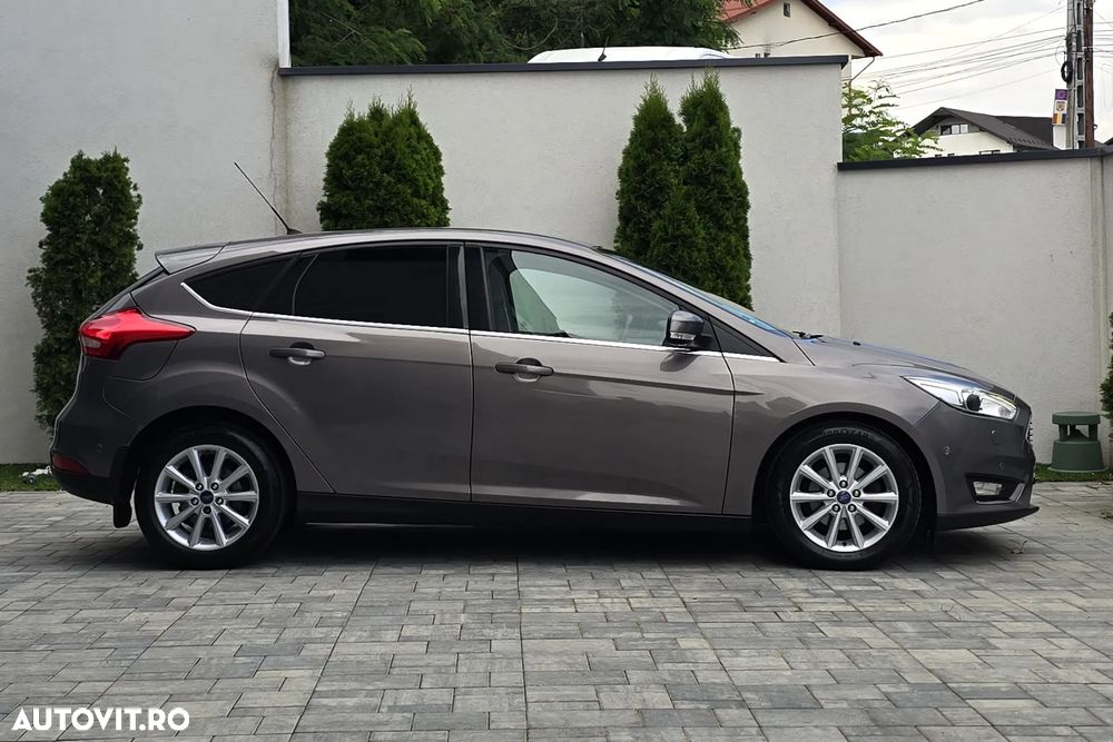 Ford Focus - 34