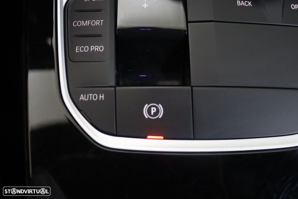 BMW 116 d Pack Desportivo M Auto - 39