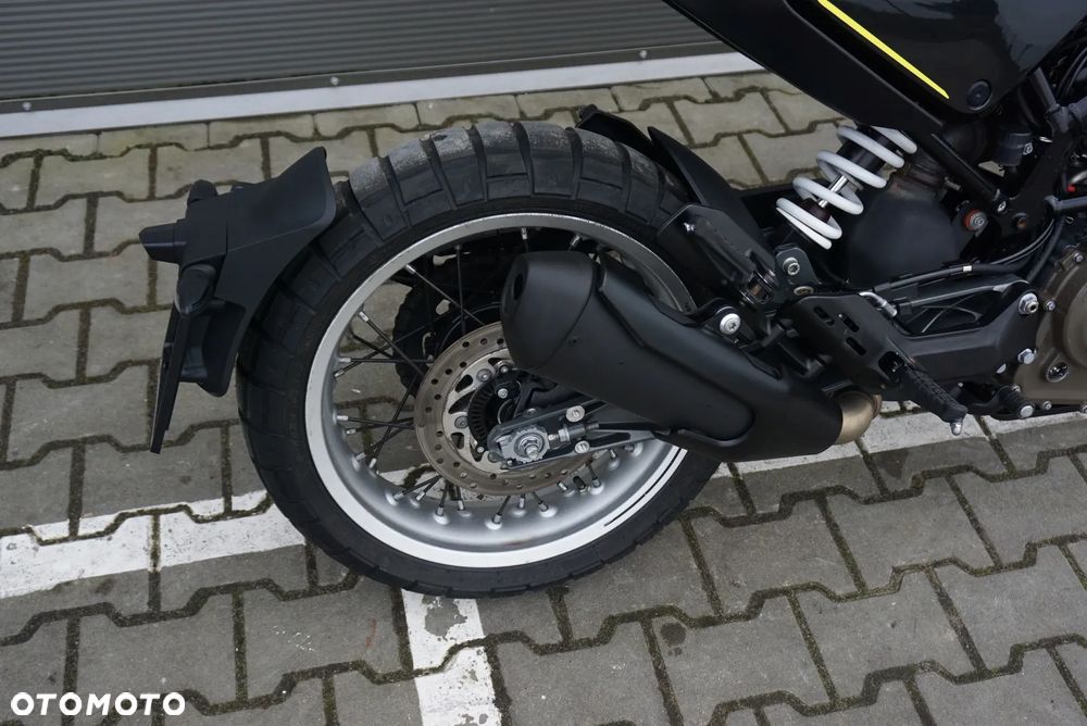 Husqvarna Svartpilen - 4