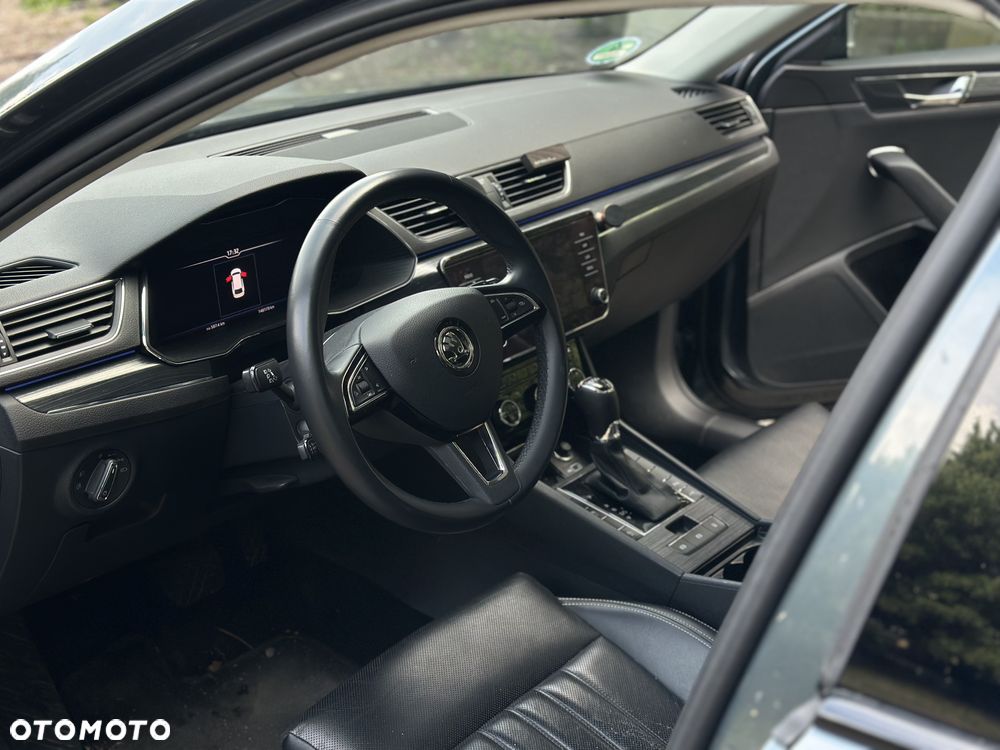 Skoda Superb 2.0 TDI DSG Premium Edition - 11