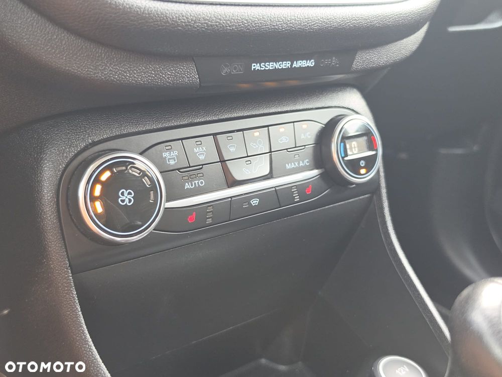 Ford Fiesta 1.0 EcoBoost S&S TITANIUM - 10