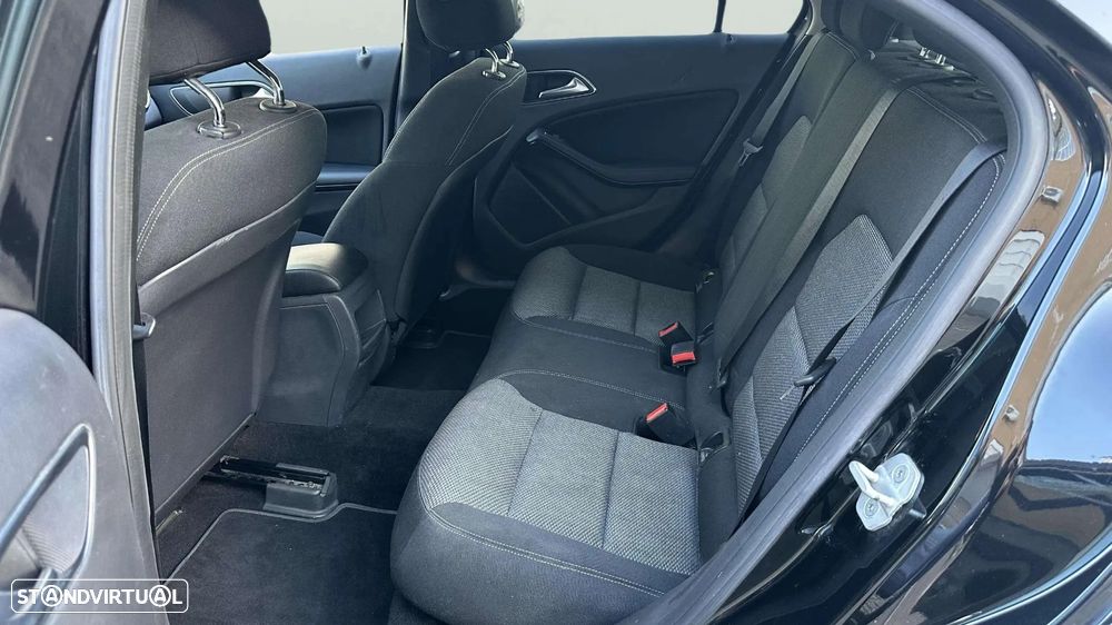 Mercedes-Benz A 180 CDI (BlueEFFICIENCY) - 14