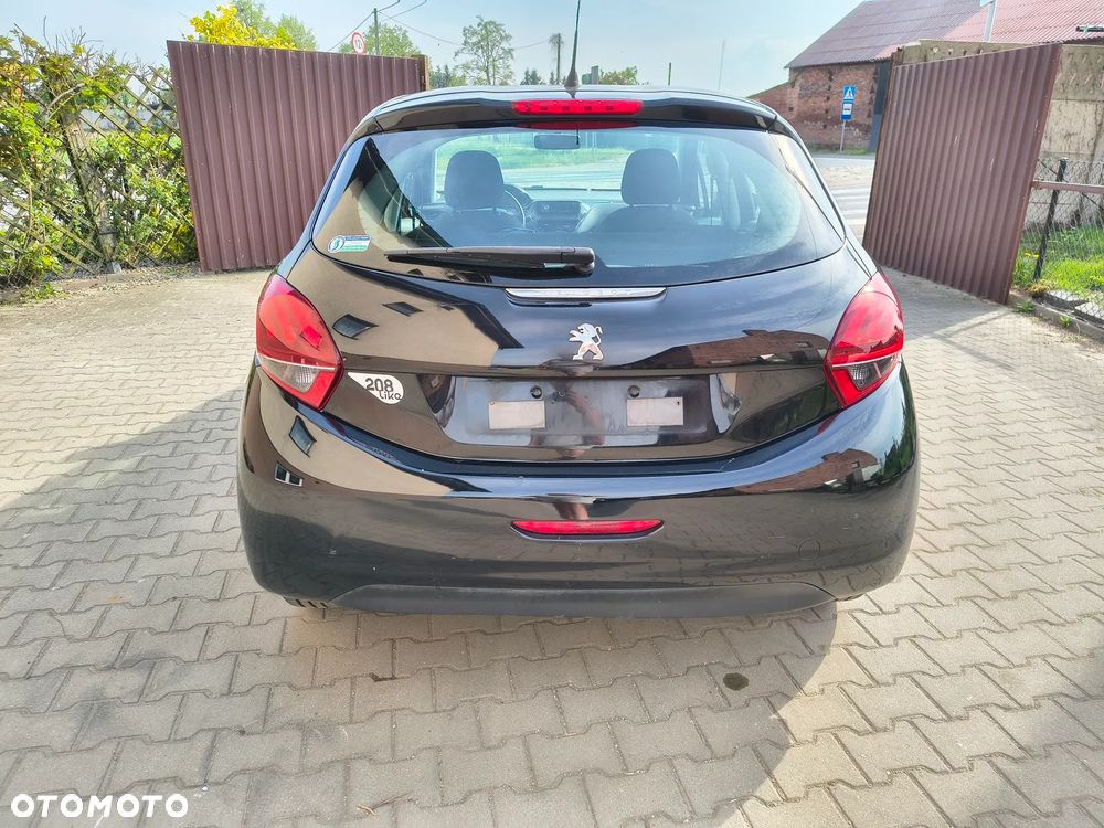 Peugeot 208 - 10