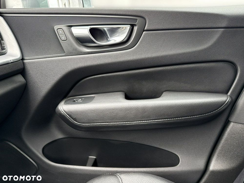 Volvo XC 60 - 32