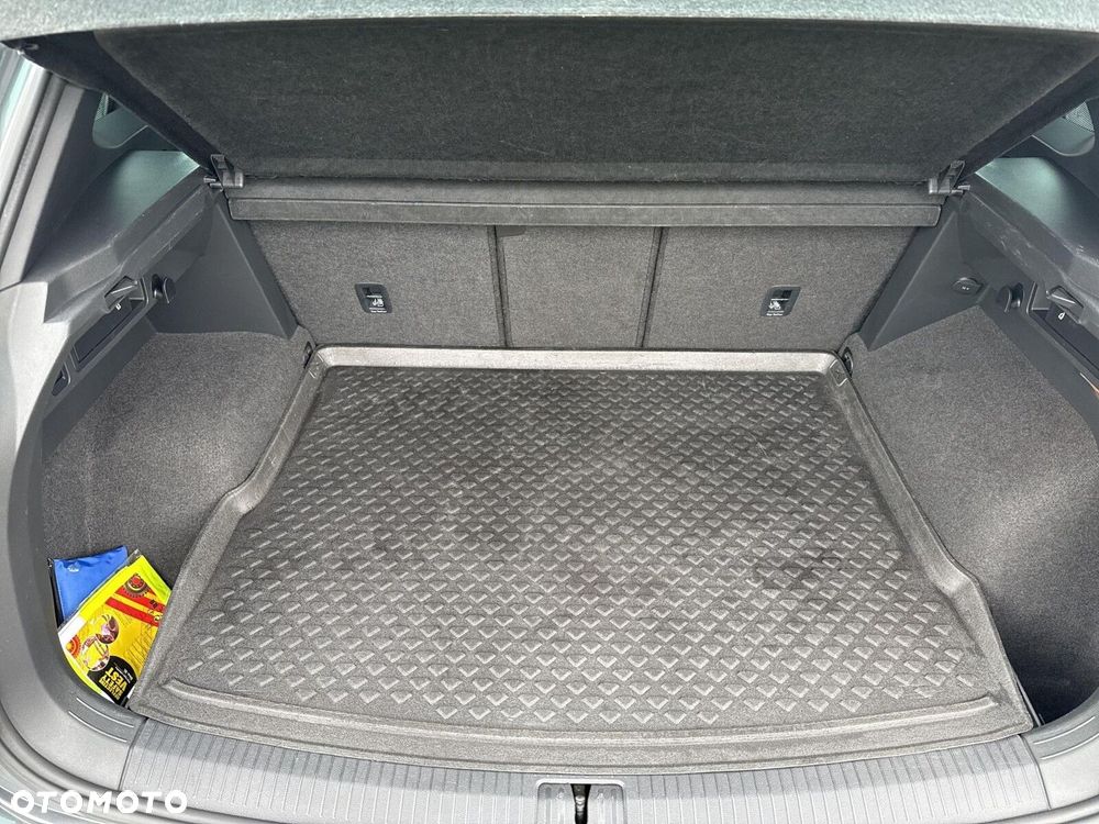 Volkswagen Tiguan - 32