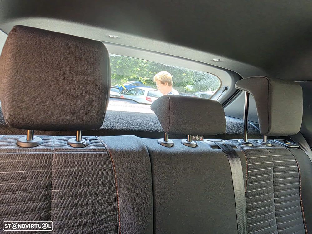 Peugeot 2008 1.2 PureTech Active - 9