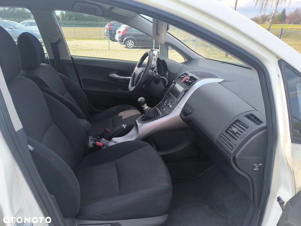 Toyota Auris 2.0 D-4D Edition - 9
