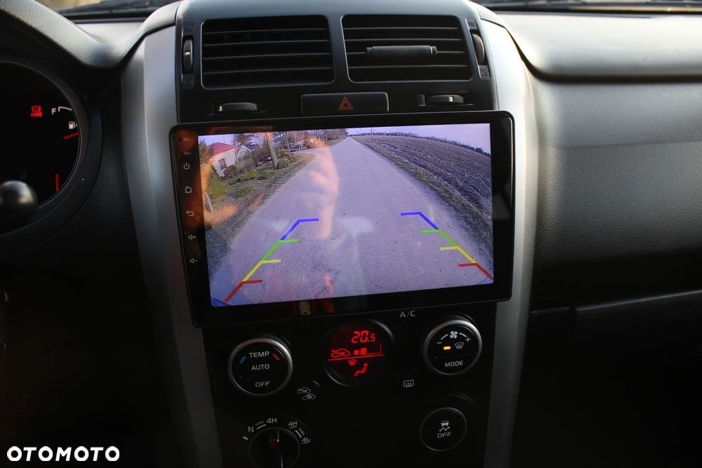 Suzuki Grand Vitara 2.4 Comfort Limited - 8