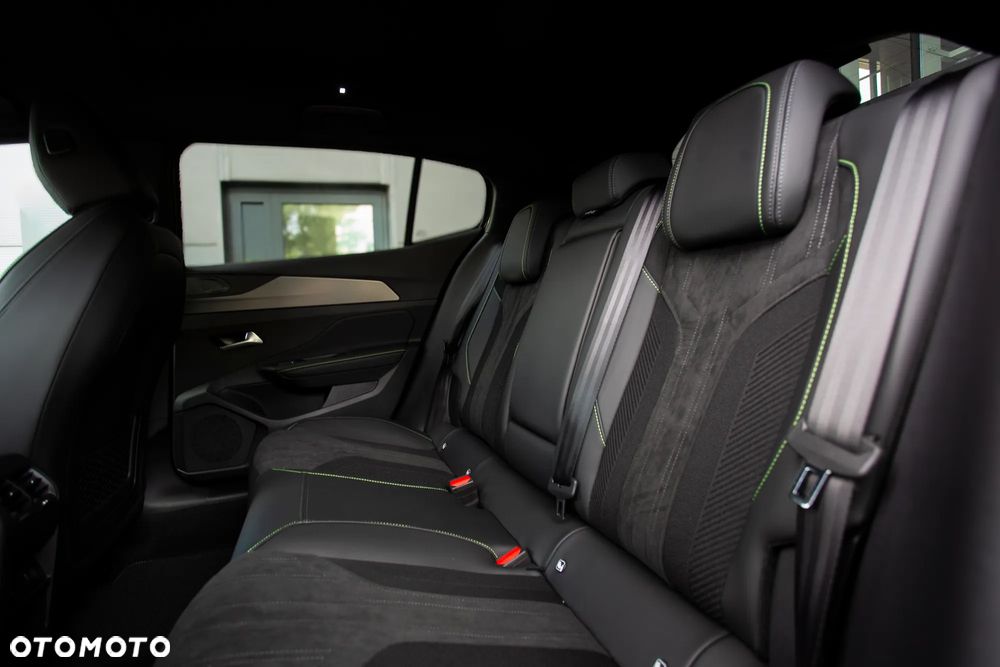 Peugeot 408 1.6 Plug-in Hybrid 240 GT Exclusive e-DCS7 - 35