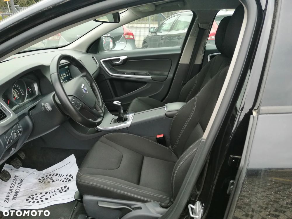 Volvo V60 T3 Drive-E Dynamic Edition (Kinetic) - 19