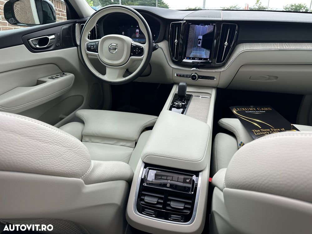 Volvo XC 60 B4 MHEV AT AWD Ultimate Dark - 15