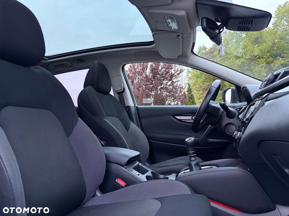 Nissan Qashqai 1.3 DIG-T N-Connecta - 28