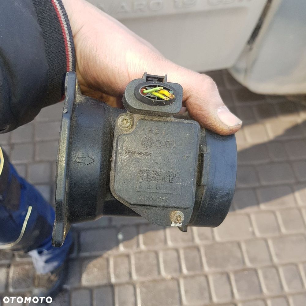 Przepływomierz powietrza audi a6 c5 2.4benz - 1