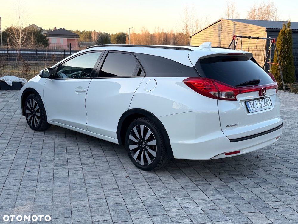 Honda Civic 1.6 i-DTEC Executive Black Edition - 3