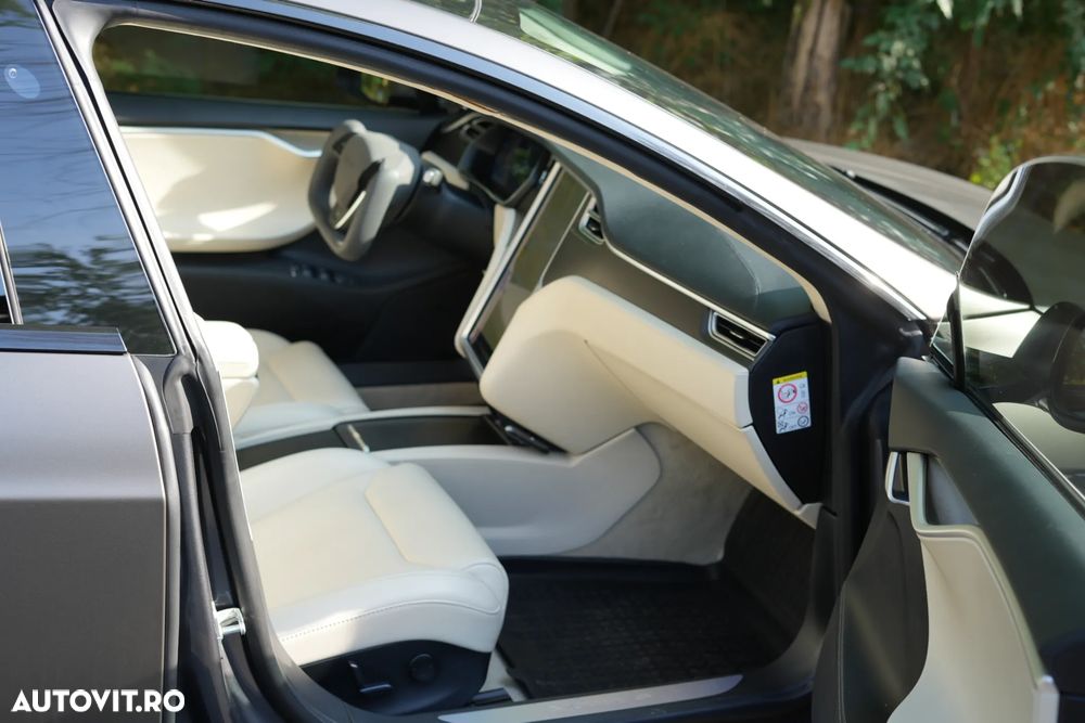 Tesla Model S - 14