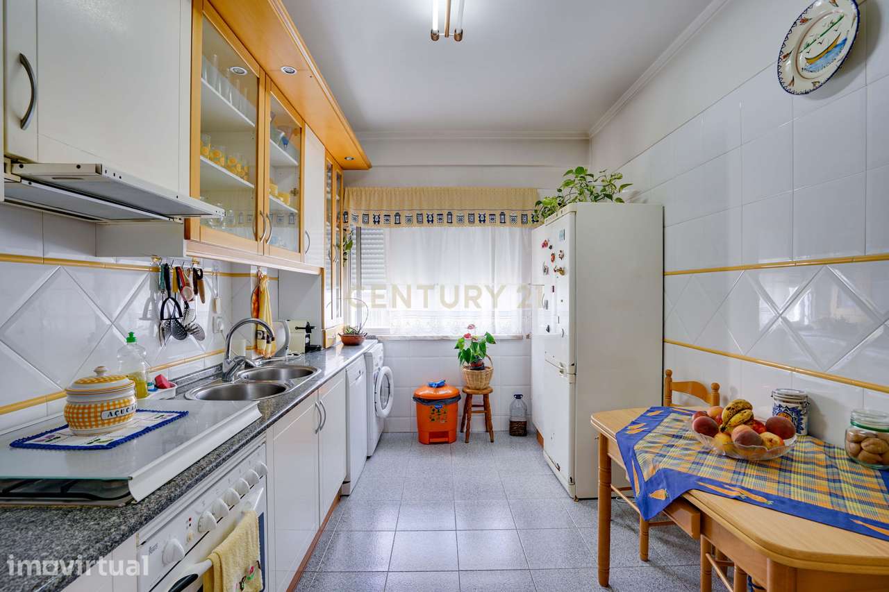 APARTAMENTO T3 COM GARAGEM E ARRECADAÇÃO - CASAL DO CHAPIM - ODIVELAS - Grande imagem: 5/31