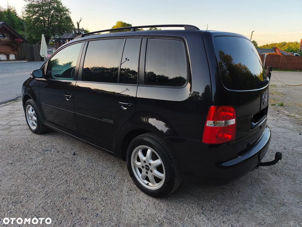 Volkswagen Touran - 3
