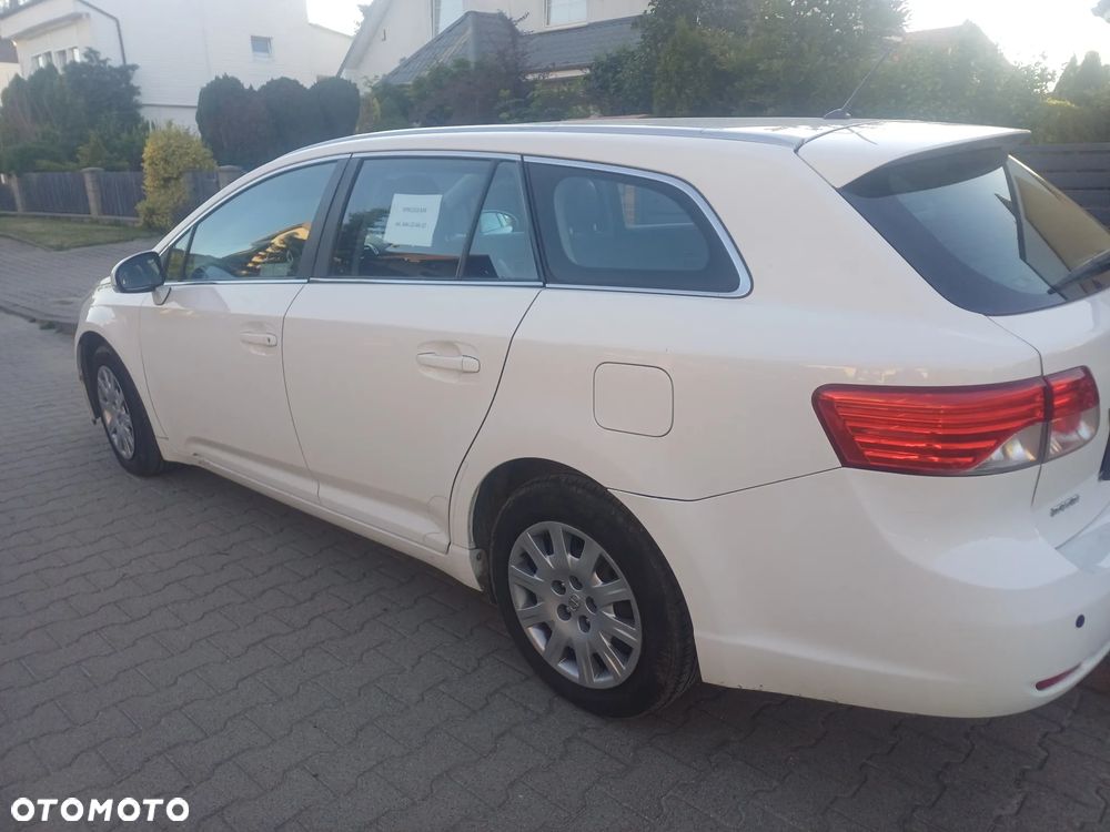 Toyota Avensis - 6