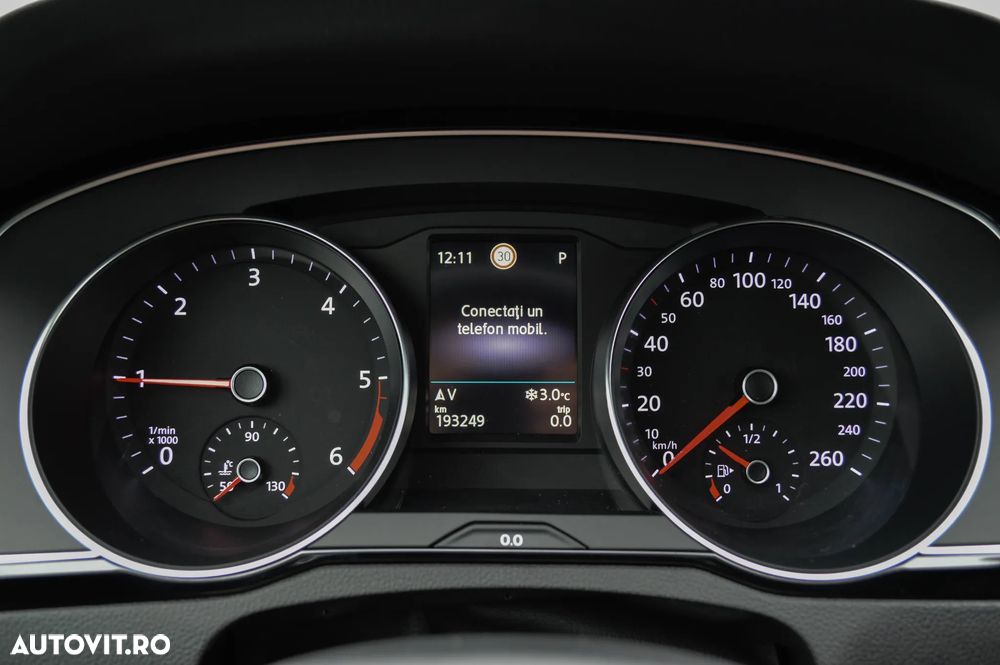 Volkswagen Passat 2.0 TDI SCR DSG Comfortline - 14