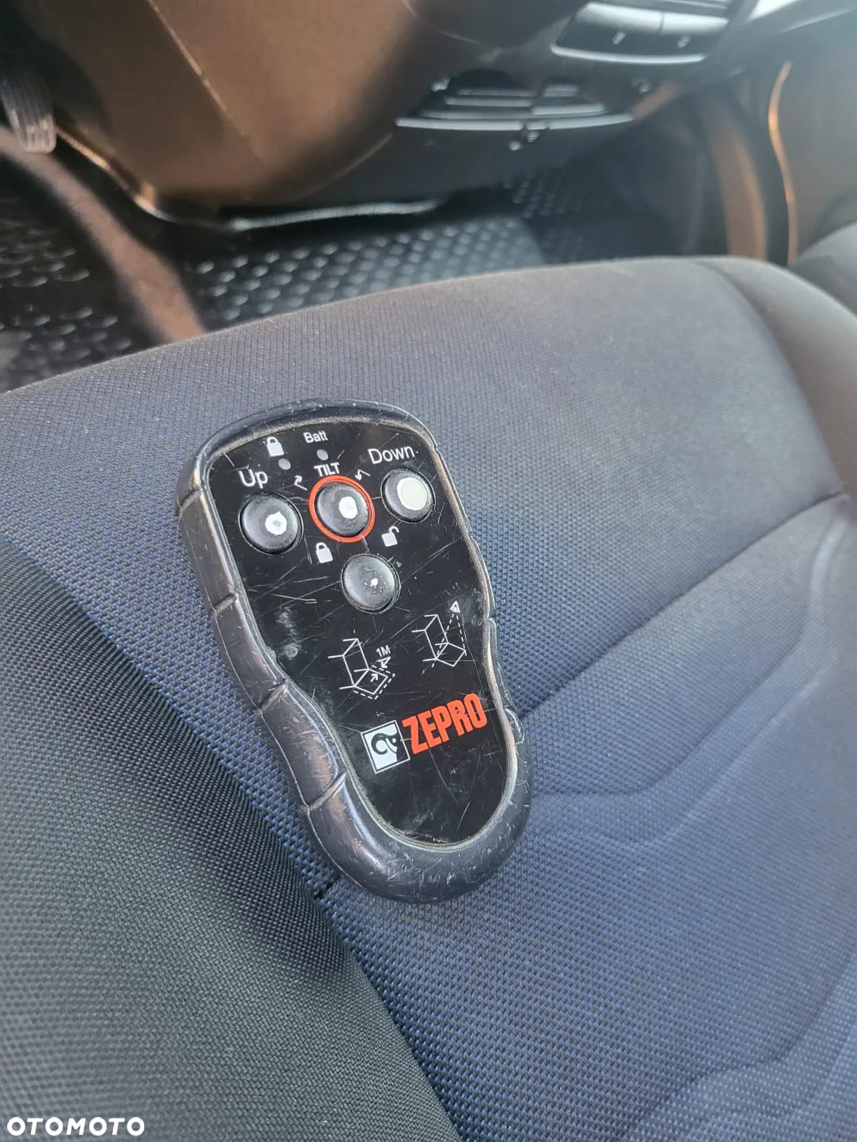 Iveco DAILY 35C18 KONTENER 4.20 WINDA HIMATIC KLIMATRONIC - 7
