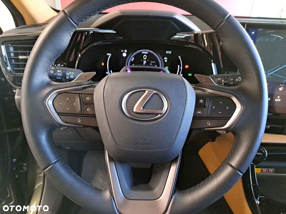 Lexus NX 2025