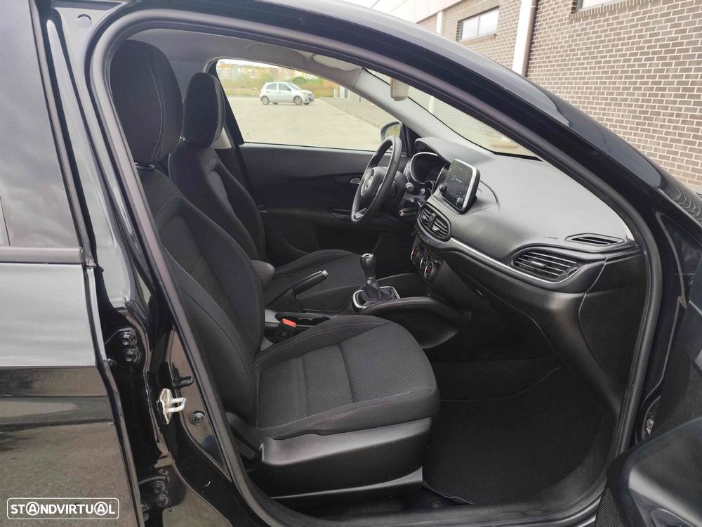 Fiat Tipo Sedan 1.3 M-Jet Lounge - 20