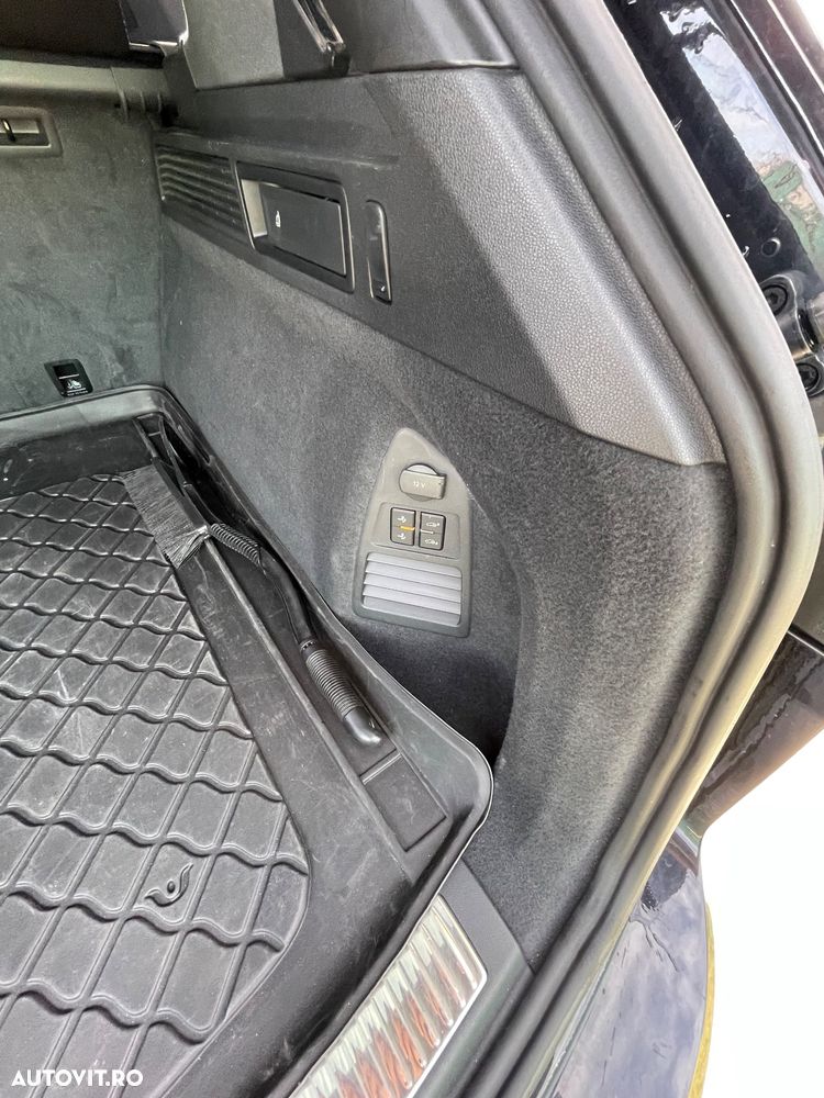 Volkswagen Touareg - 12