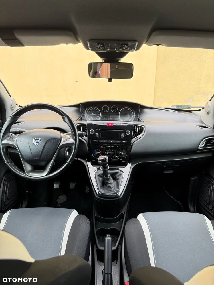 Lancia Ypsilon 1.2 8V Elefantino S&S - 11