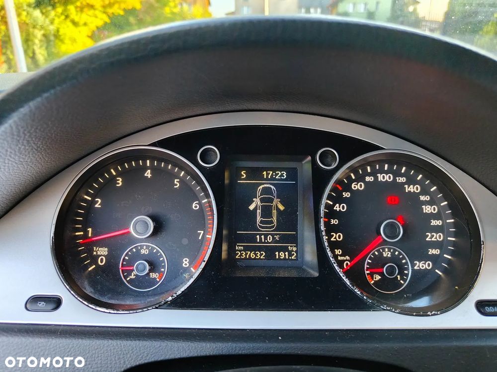 Volkswagen Passat 2.0 TSI Comfortline - 33