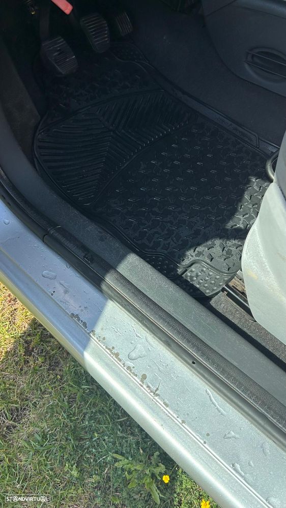 Citroën C3 1.4 HDi SX + - 37