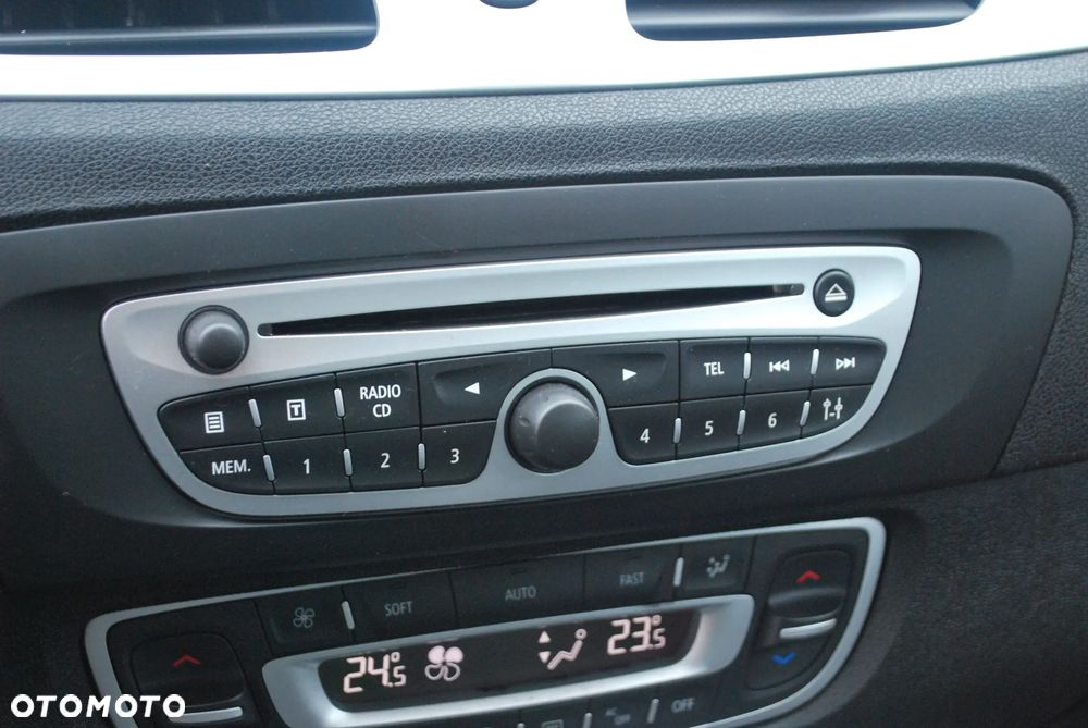 Renault Grand Scenic - 16