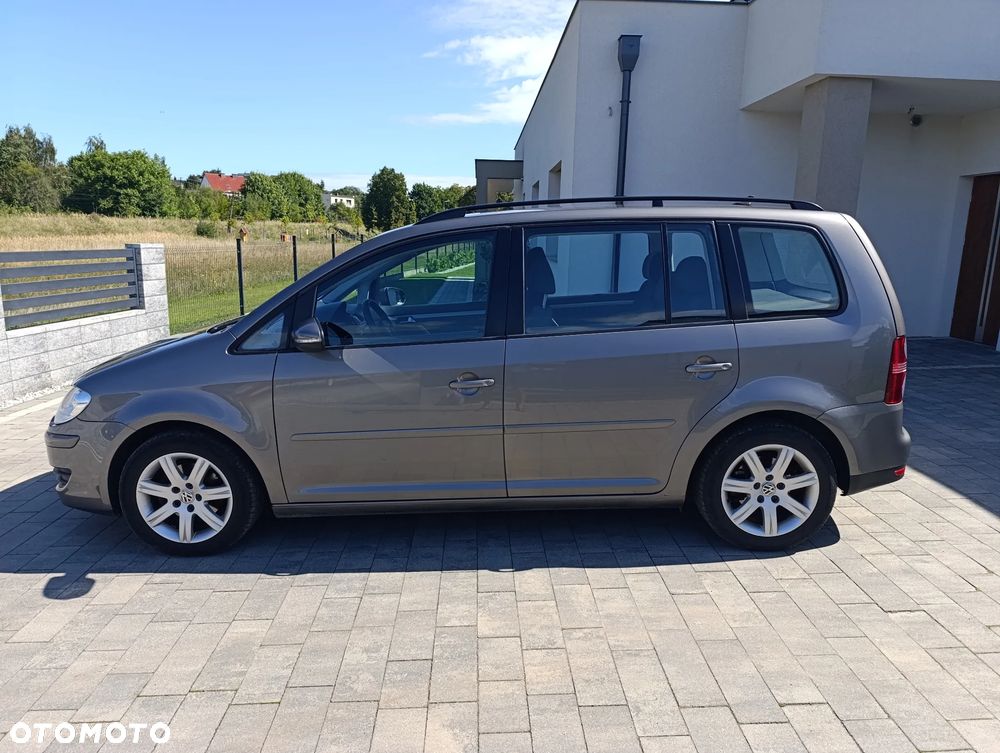 Volkswagen Touran 1.9 TDI DPF BlueMot Trendline - 5