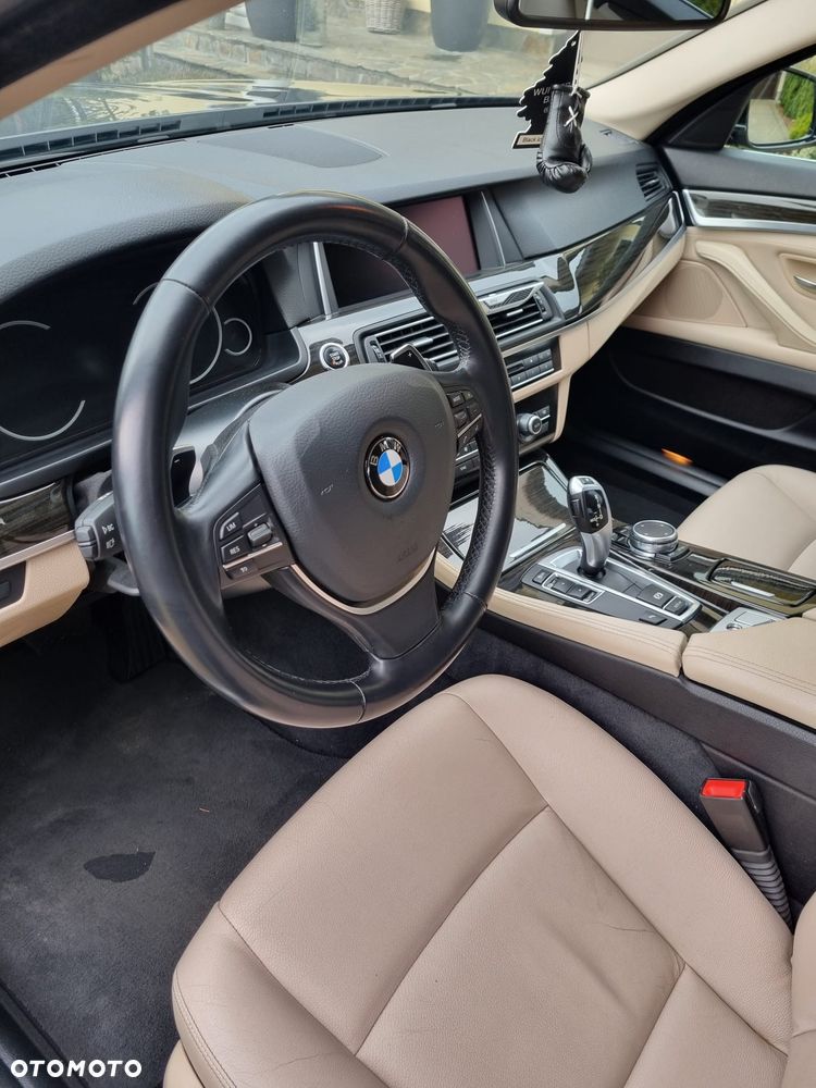 BMW Seria 5 520d Luxury Line - 9