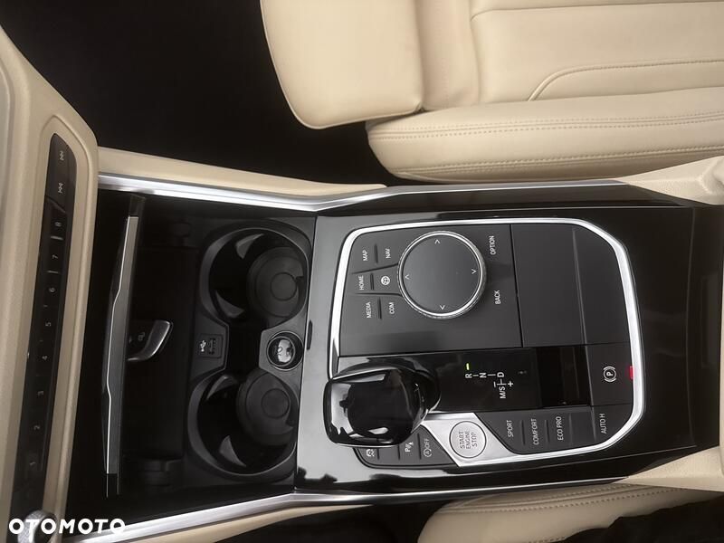 BMW Seria 3 318i - 19