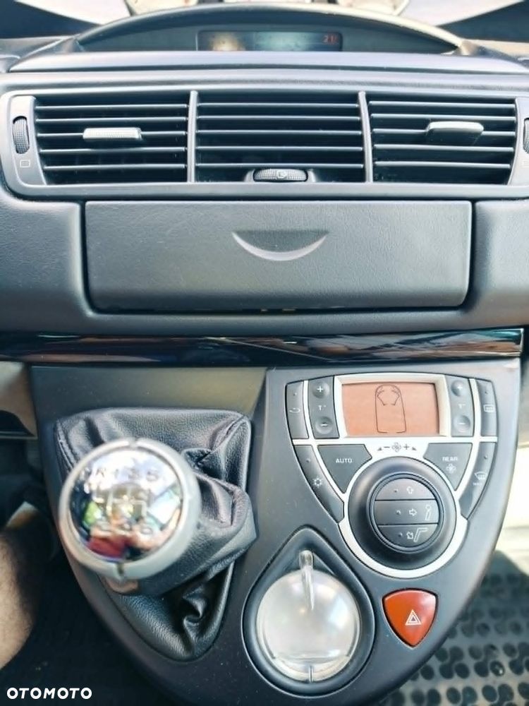 Citroën C8 - 22