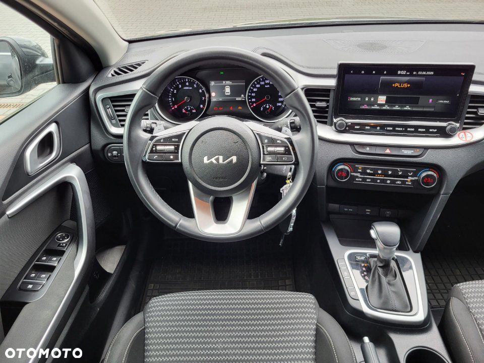 Kia Ceed - 10