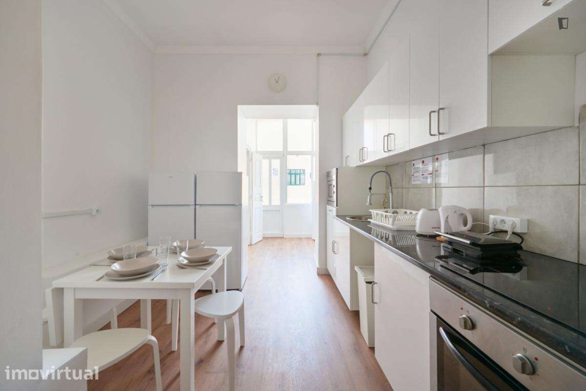 Quarto - localizado em Marquês de Pombal Lisbon - Grande imagem: 4/30