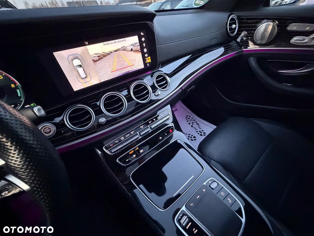 Mercedes-Benz Klasa E 220 d 4Matic 9G-TRONIC - 37